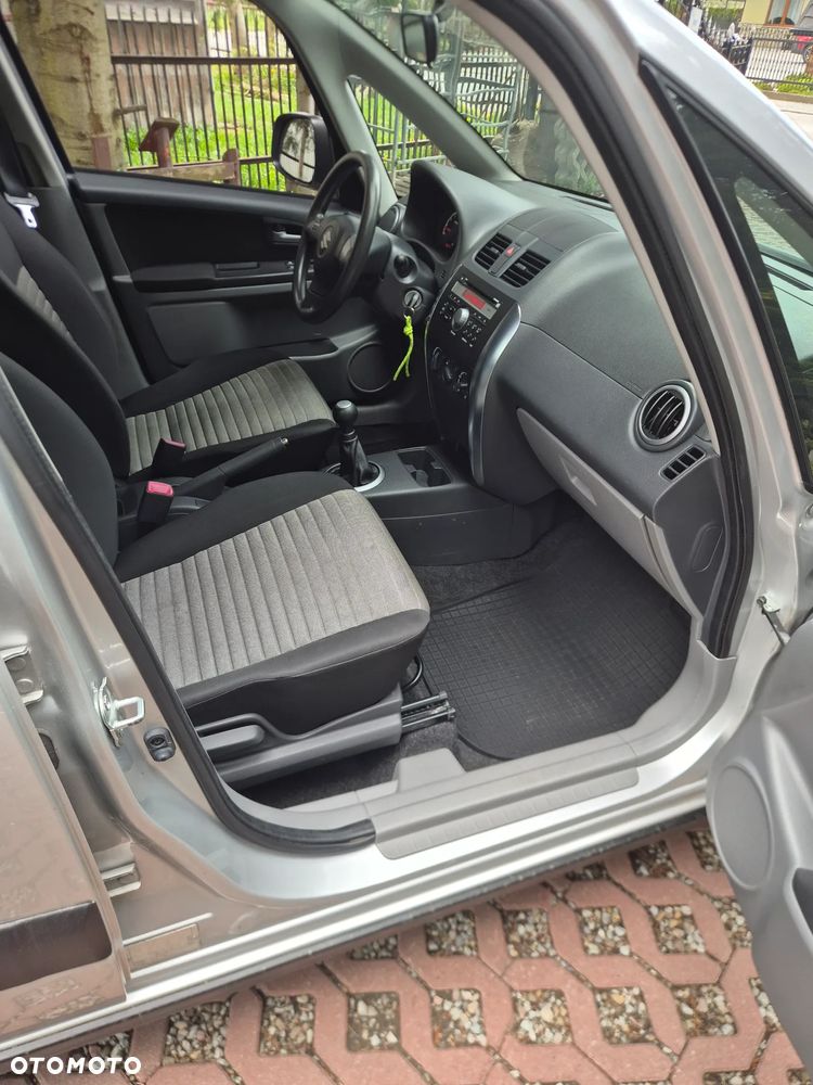 Suzuki SX4 1.6 Comfort 4WD - 11