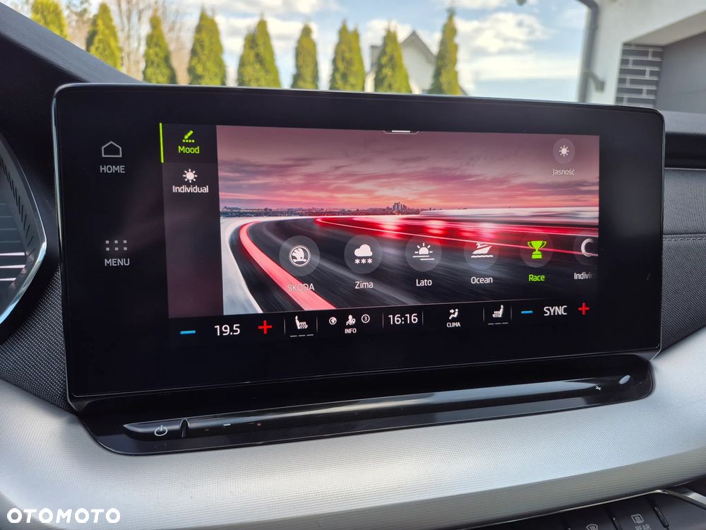 Skoda Octavia 2.0 TDI Style DSG - 17