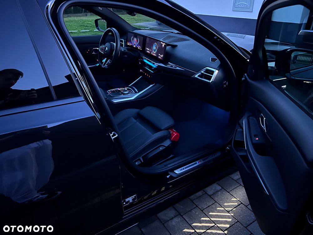 BMW Seria 3 318i M Sport - 33