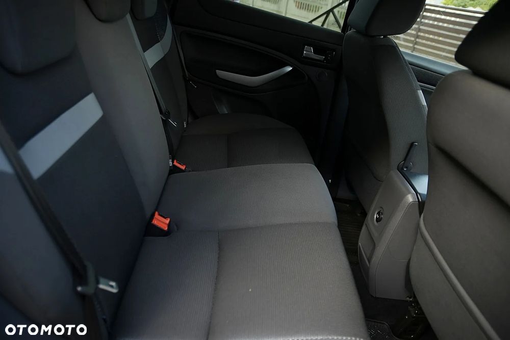 Ford Kuga 2.0 TDCi 4WD Titanium - 23