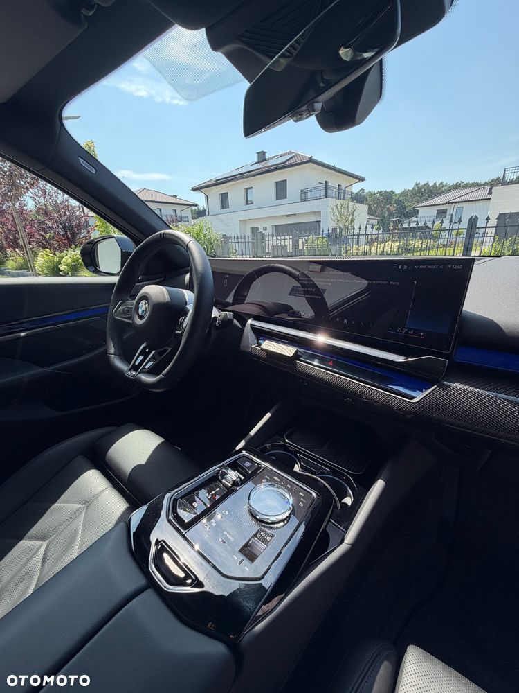 BMW Seria 5 540d xDrive mHEV M Sport - 12
