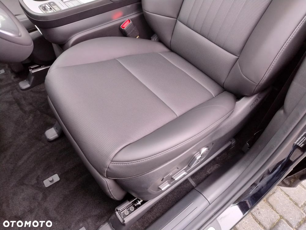 Hyundai IONIQ 9 110kWh Calligraphy AWD - 12