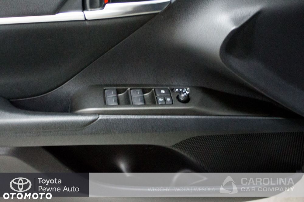 Toyota Camry - 11