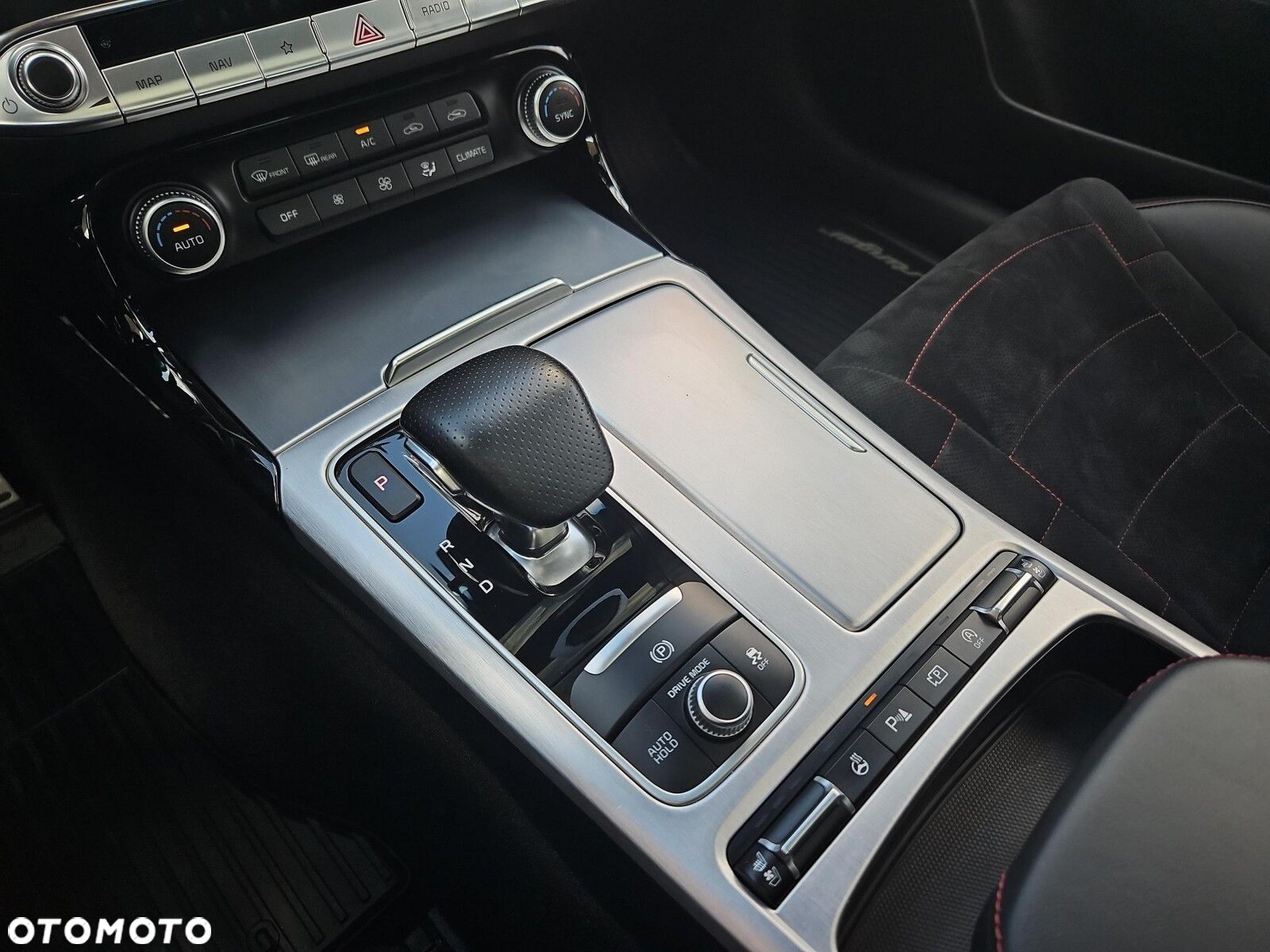 Kia Stinger - 15