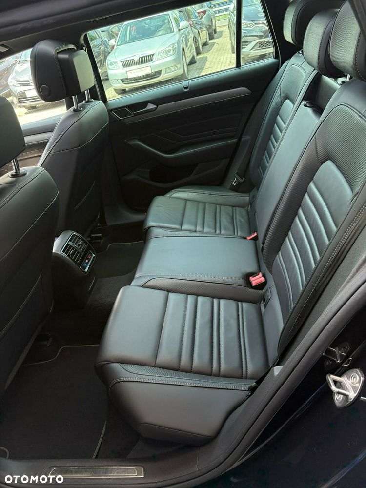Volkswagen Passat - 15