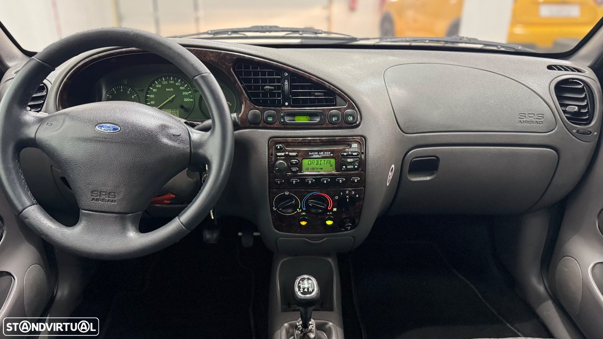 Ford Fiesta 1.25 Ghia - 19