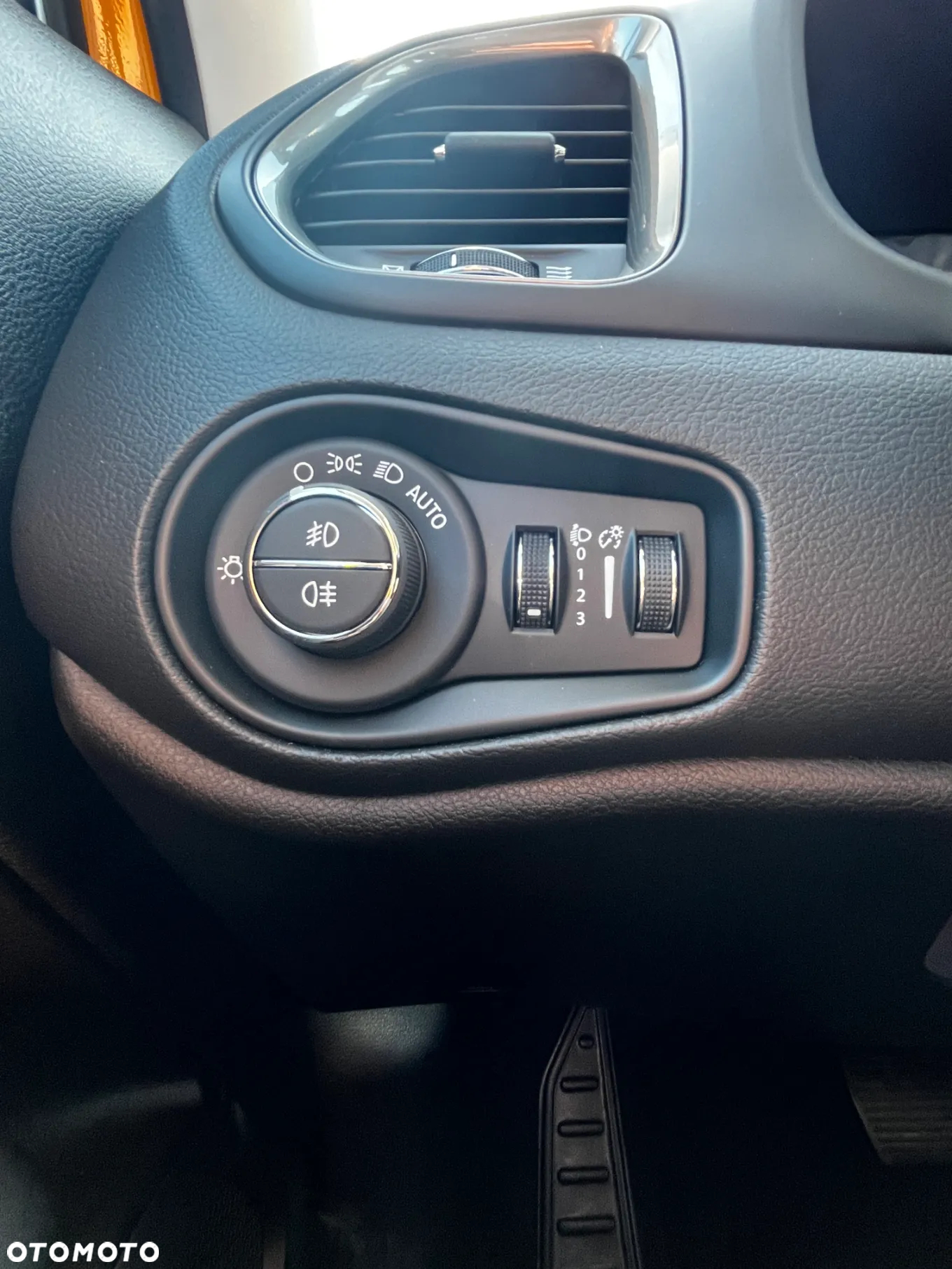 Jeep Renegade - 16