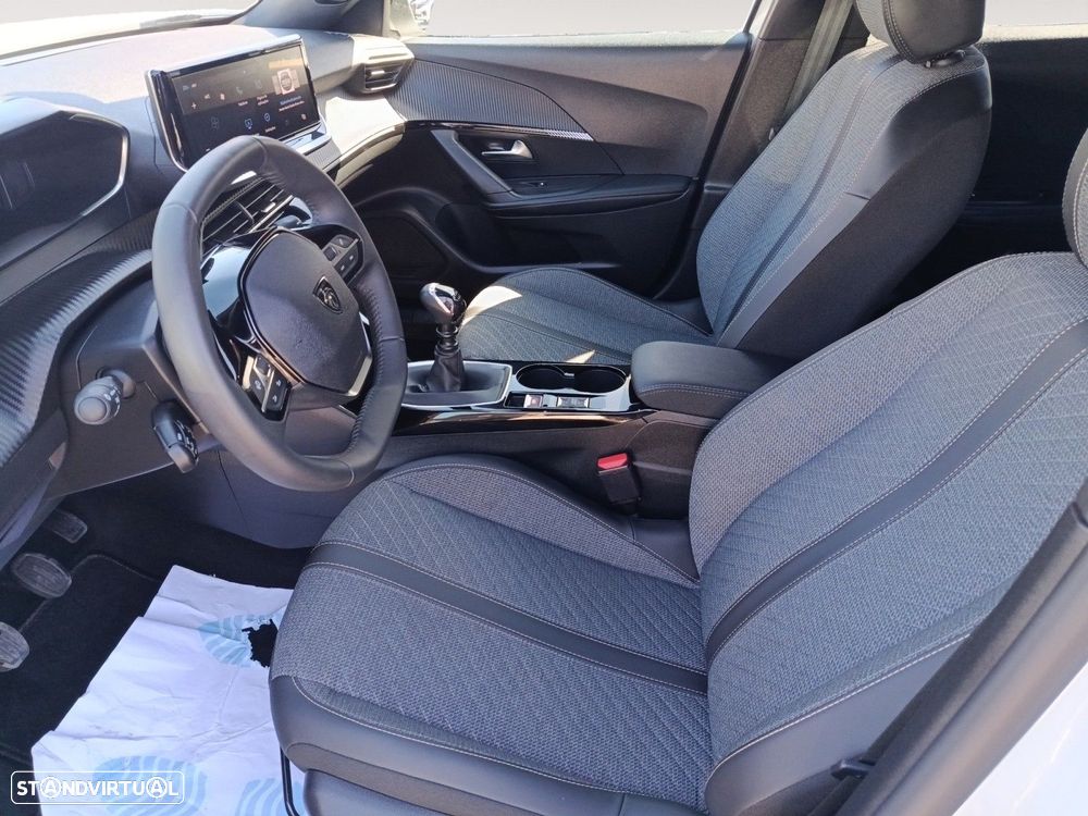 Peugeot 2008 1.2 PureTech Allure - 9