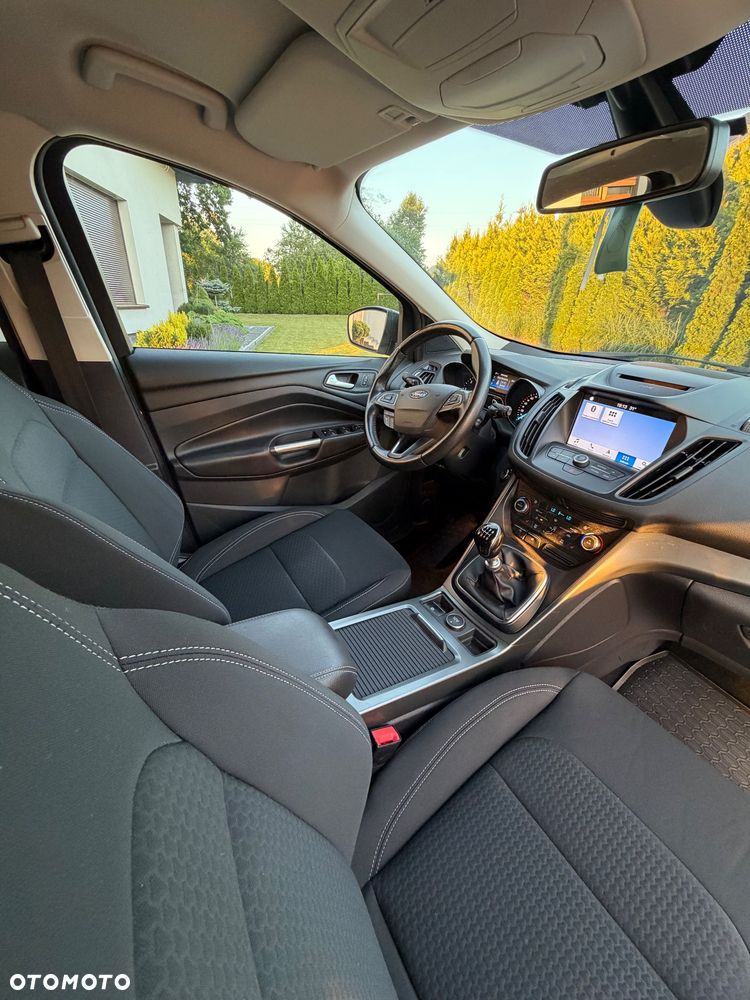 Ford Kuga 2.0 TDCi 2x4 Titanium - 12
