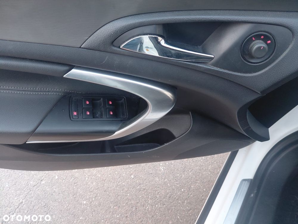 Opel Insignia 2.0 CDTI - 9