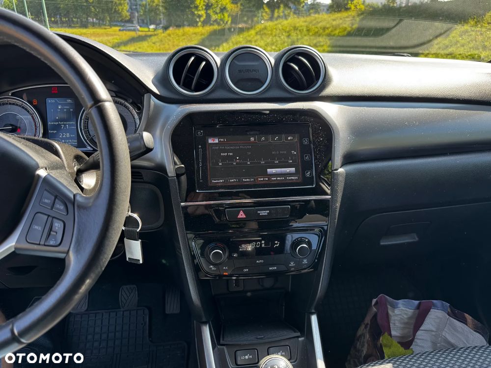 Suzuki Vitara 1.0 Boosterjet Premium 2WD - 9