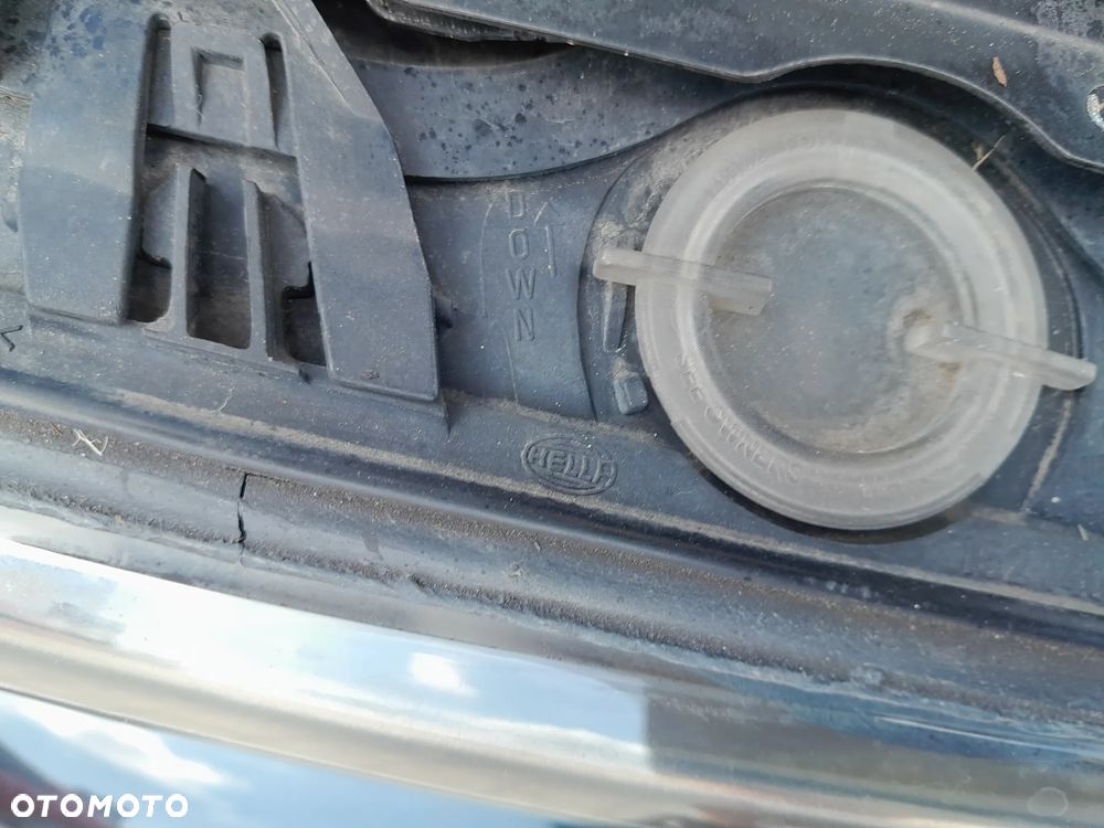 BMW E39 REFLEKTORY LAMPY PRZEDNIE KOMPLET XENON HELLA CZARNY ŚRODEK - 7