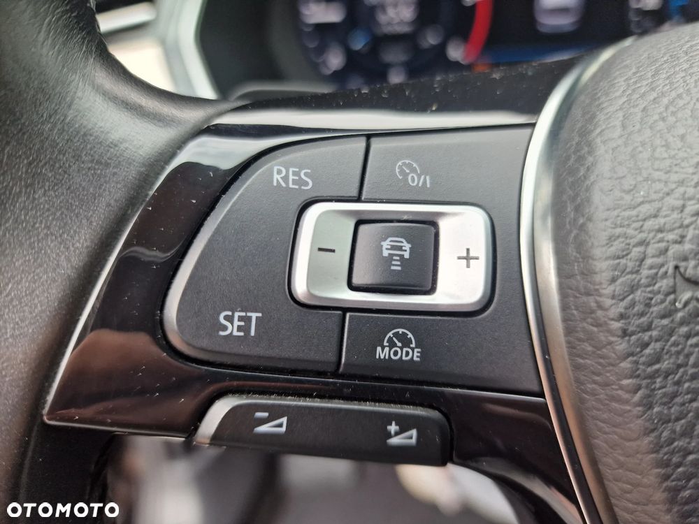 Volkswagen Passat - 19