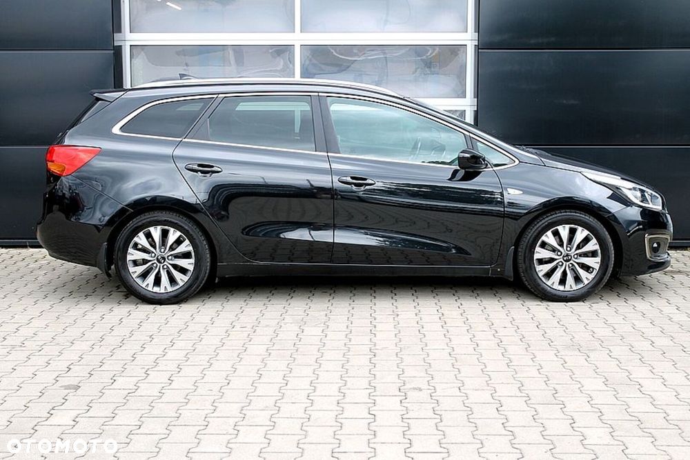 Kia Ceed - 13