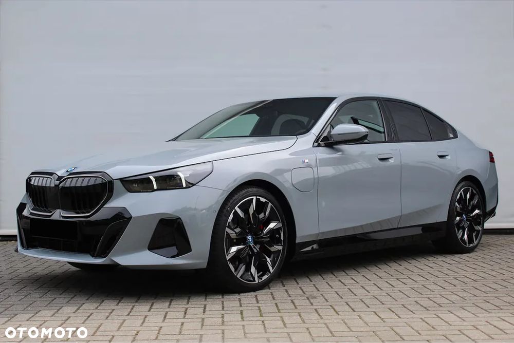 BMW Seria 5 530e xDrive PHEV M Sport - 2