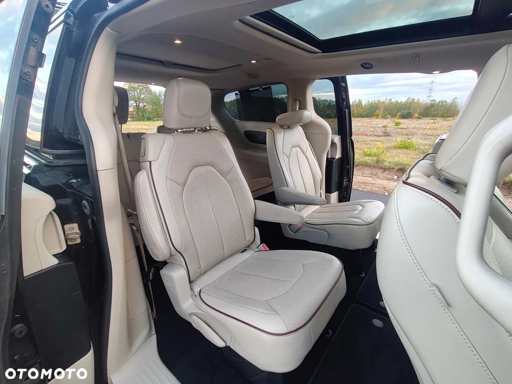 Chrysler Pacifica - 19