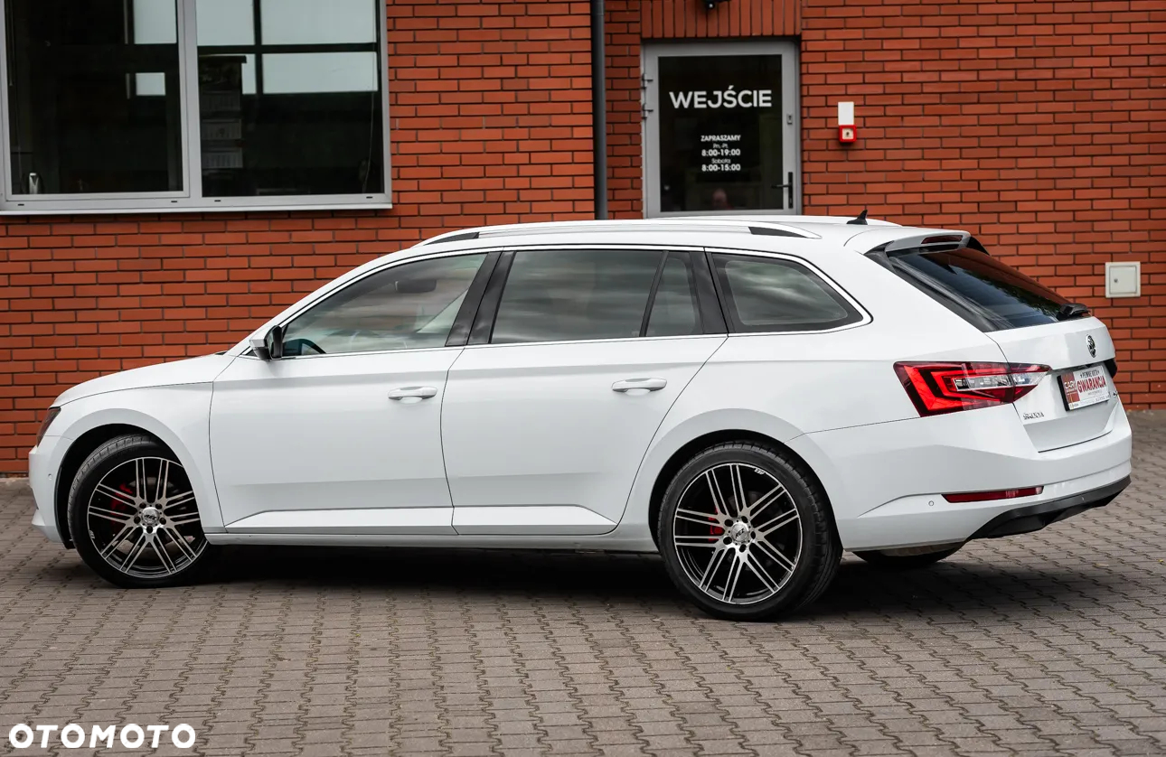 Skoda Superb 2.0 TSI Sportline DSG - 17