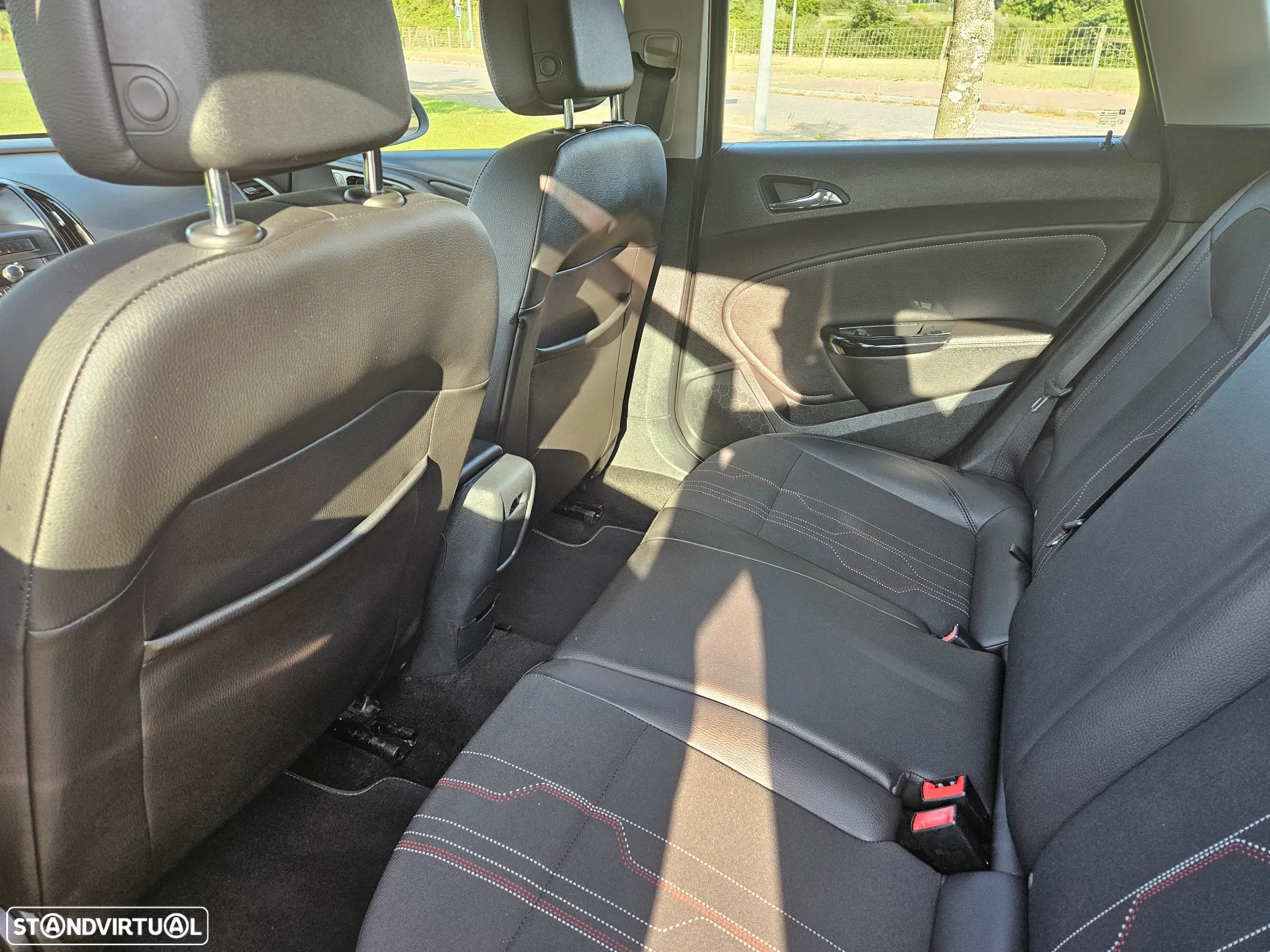 Opel Astra Sports Tourer 1.7 CDTi Executive S/S - 28