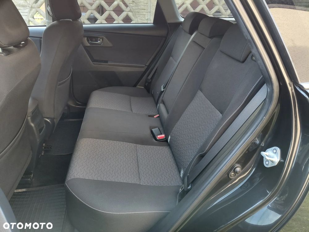Toyota Auris - 18