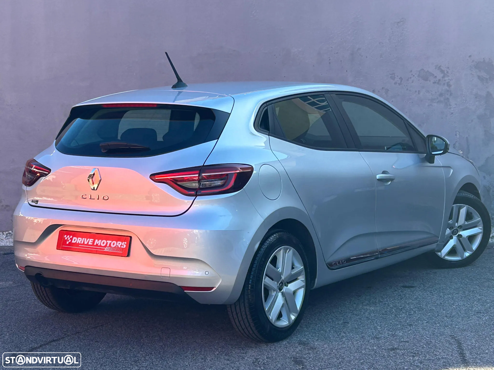 Renault Clio BLUE dCi 85 BUSINESS EDITION - 8