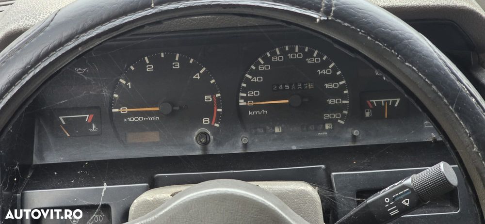 Nissan Bluebird - 14