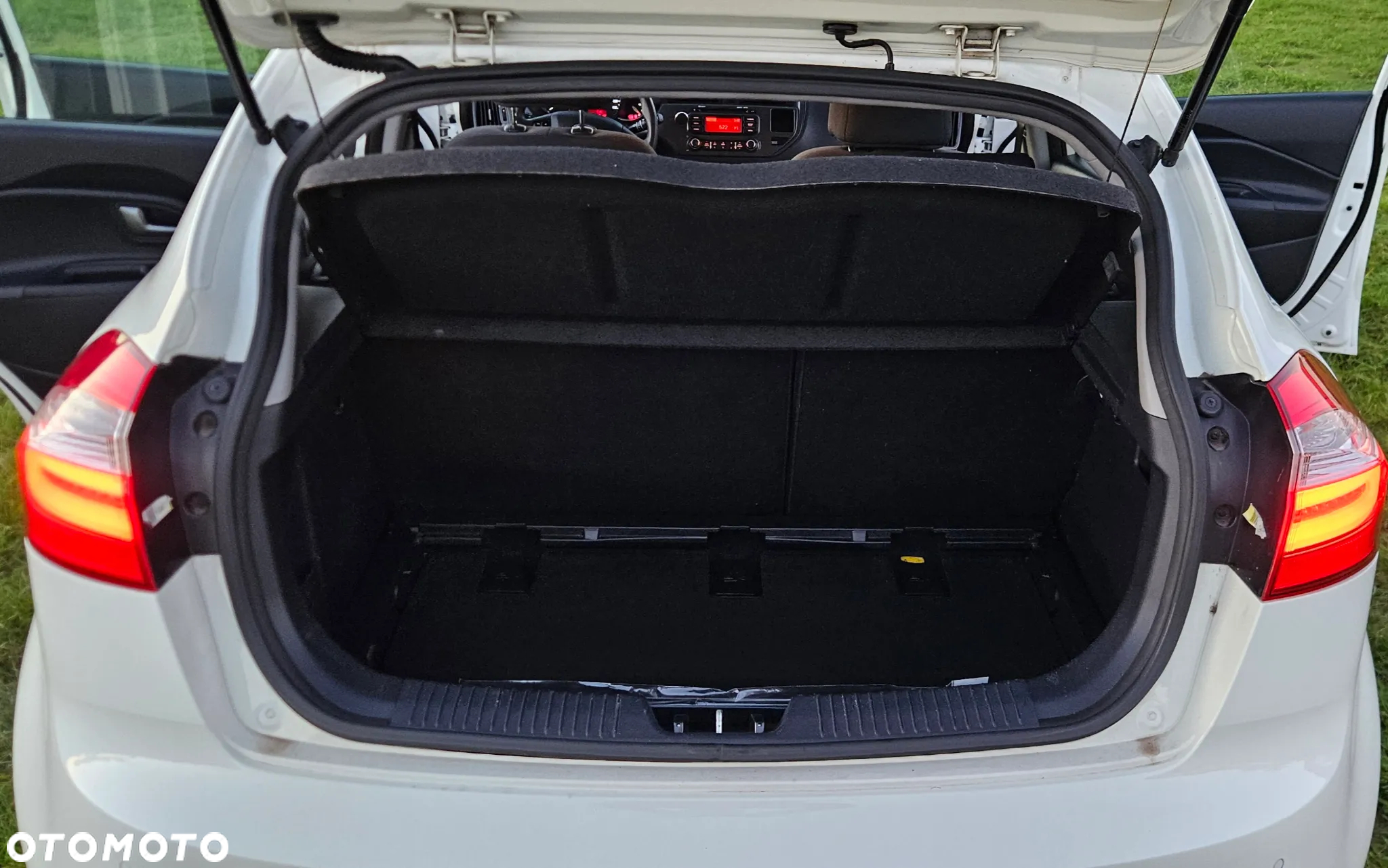 Kia Rio 1.4 CRDI Fifa World Cup Edition - 13