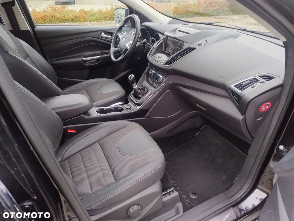 Ford Kuga 2.0 TDCi 2x4 Titanium - 14