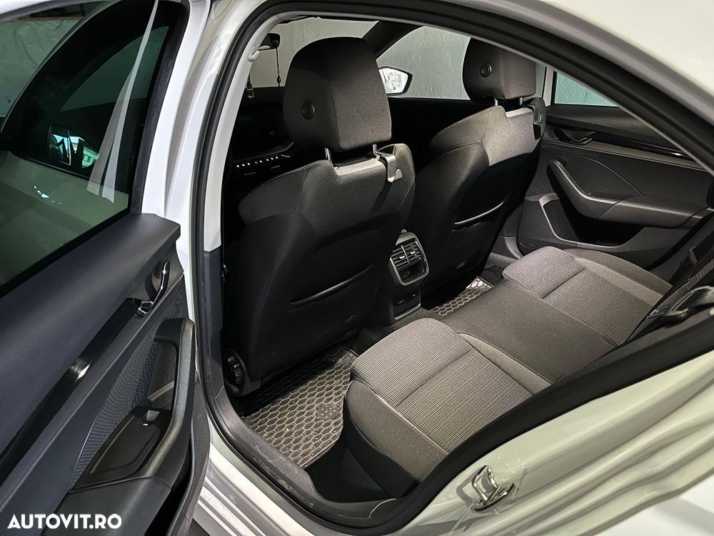 Skoda Octavia 2.0 TDI Essence - 12