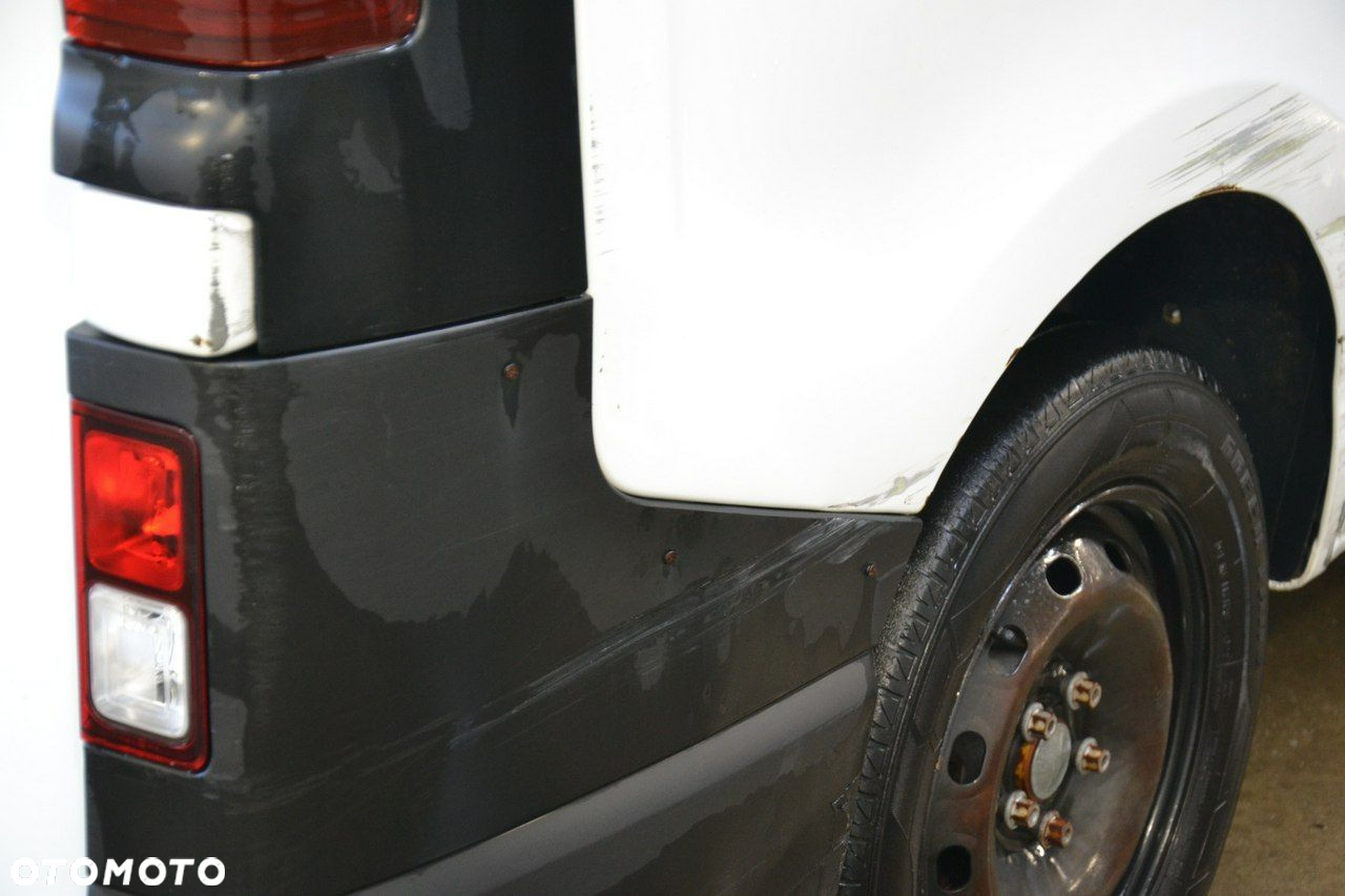 Nissan NV300 - 19