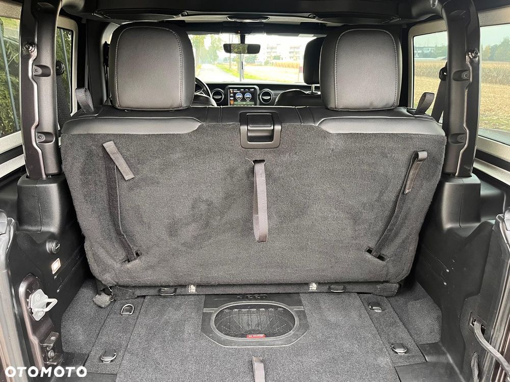 Jeep Wrangler 2.2 CRD Sahara - 23