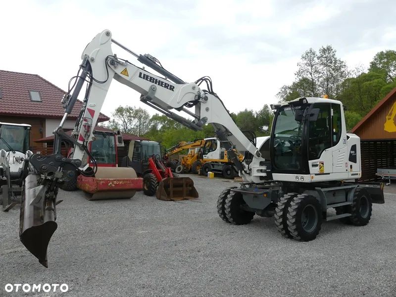 Liebherr A910 Compact / sprowadzona / ładny stan / - 9