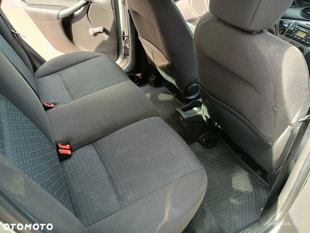 Ford Focus 1.8 TDCi Comfort - 13