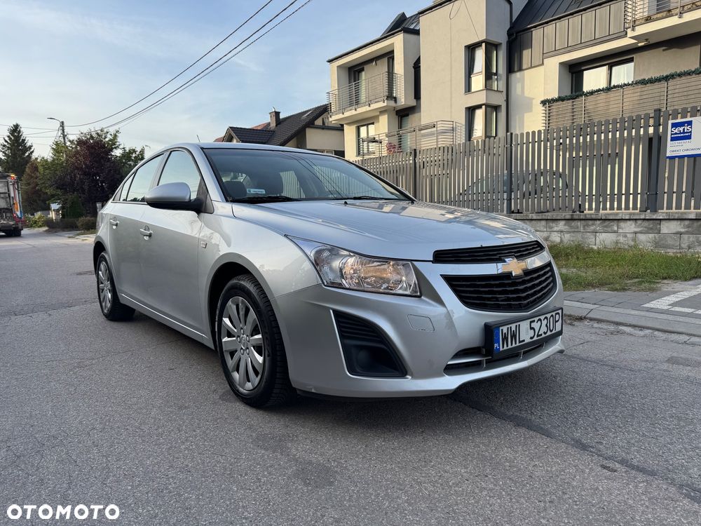 Chevrolet Cruze 1.6 - 18