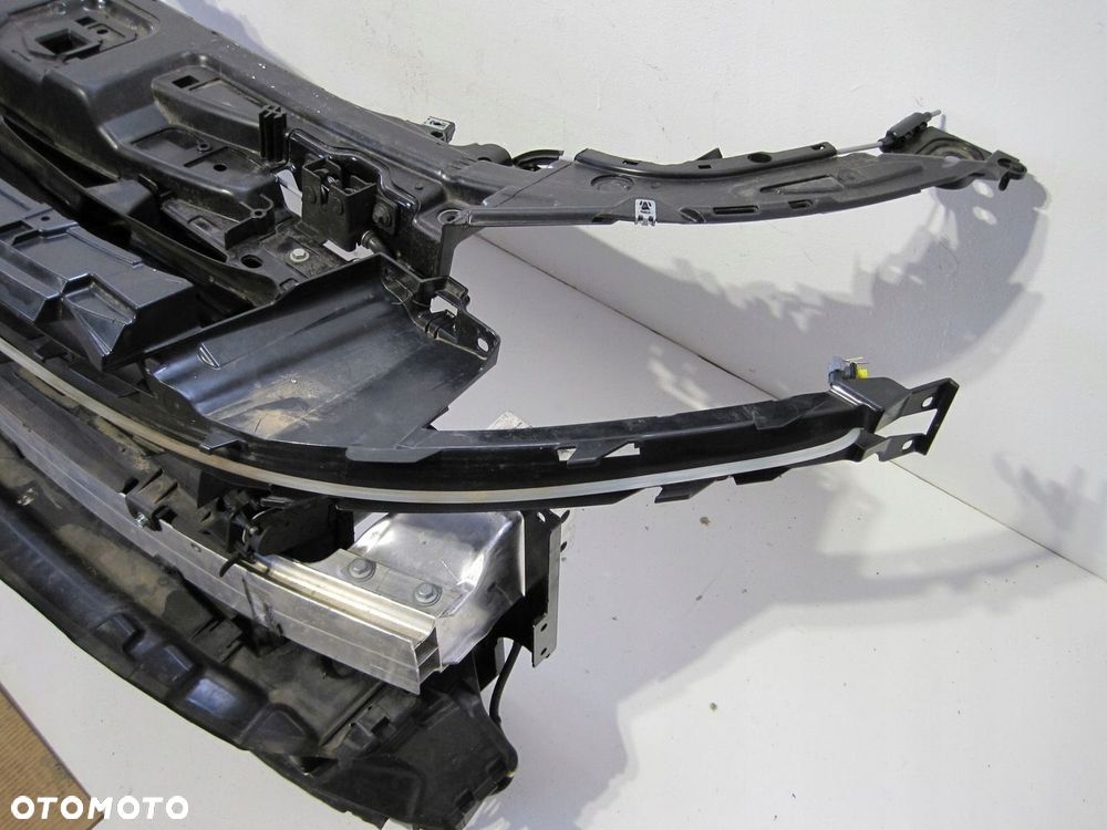Chłodnice pas przedni Land Rover Discovery SPORT LIFT 2,0D AUTO - 4