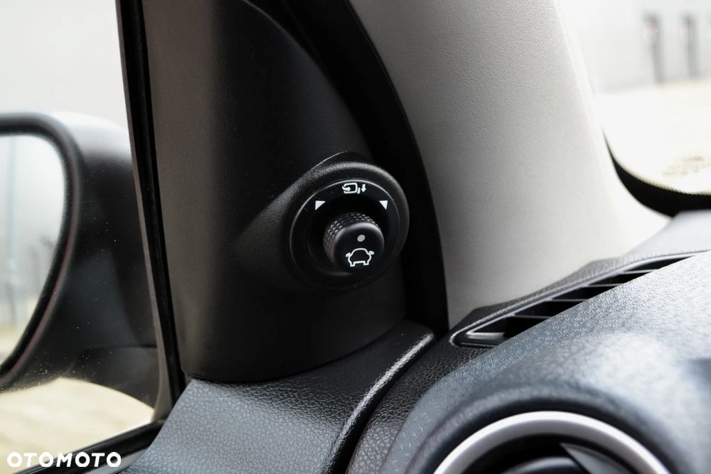 Ford Fusion 1.6 Ambiente - 23