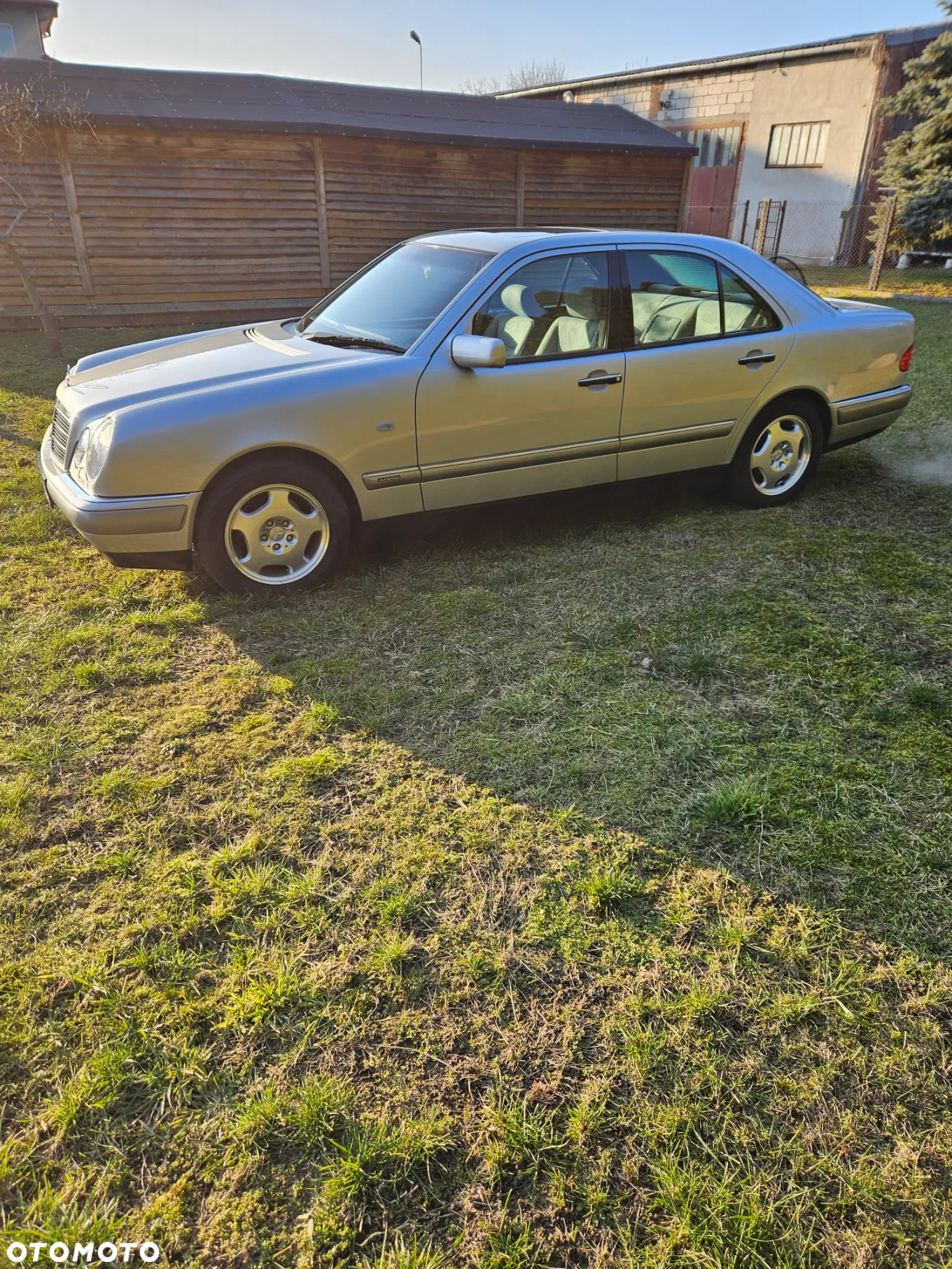 Mercedes-Benz Klasa E - 4