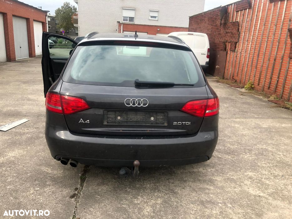 Dezmembrez Audi A4 B8 cod culoare LZ9Y - 2