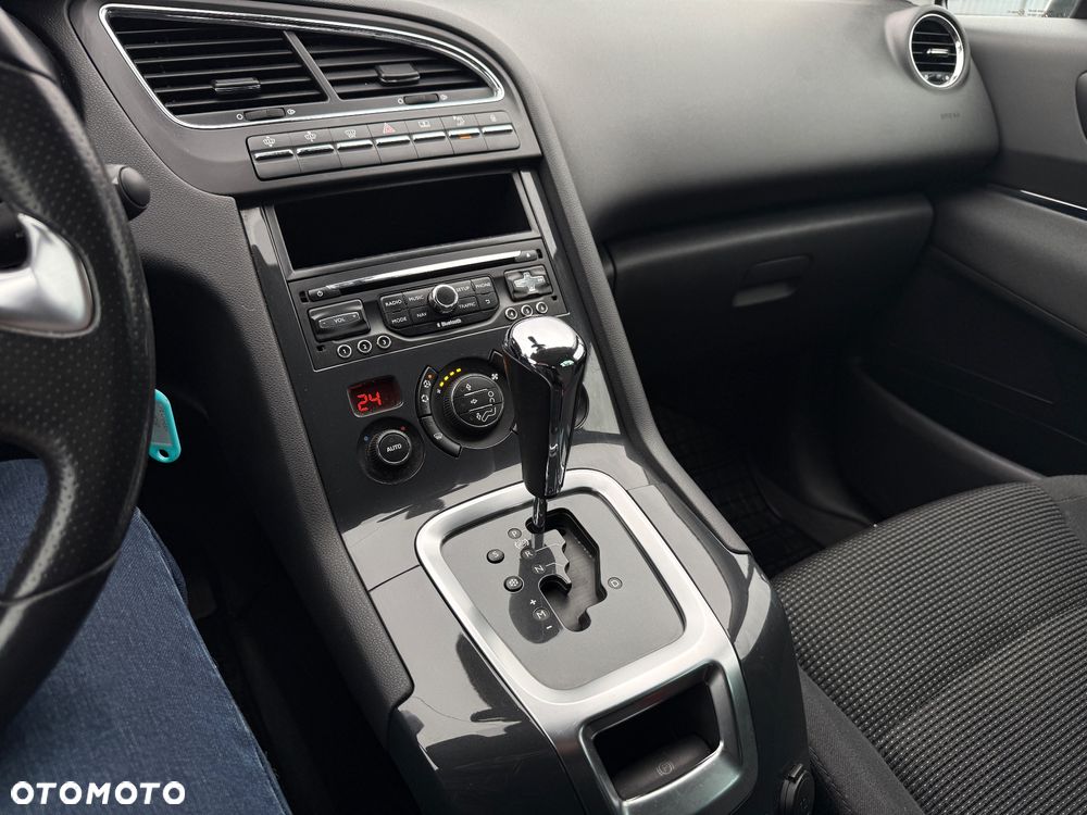 Peugeot 5008 1.6 BlueHDi Style 7os - 23