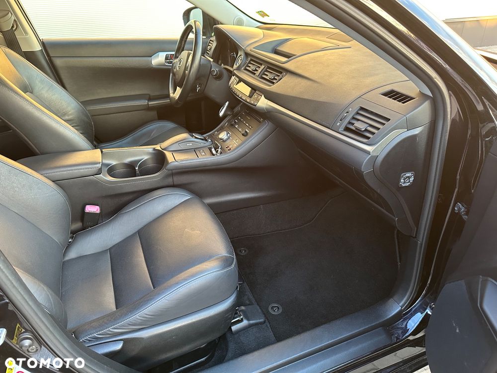 Lexus CT 200h Prestige - 12