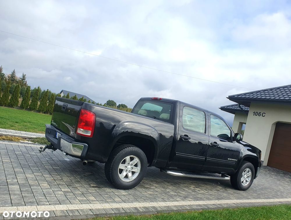 GMC Sierra - 2