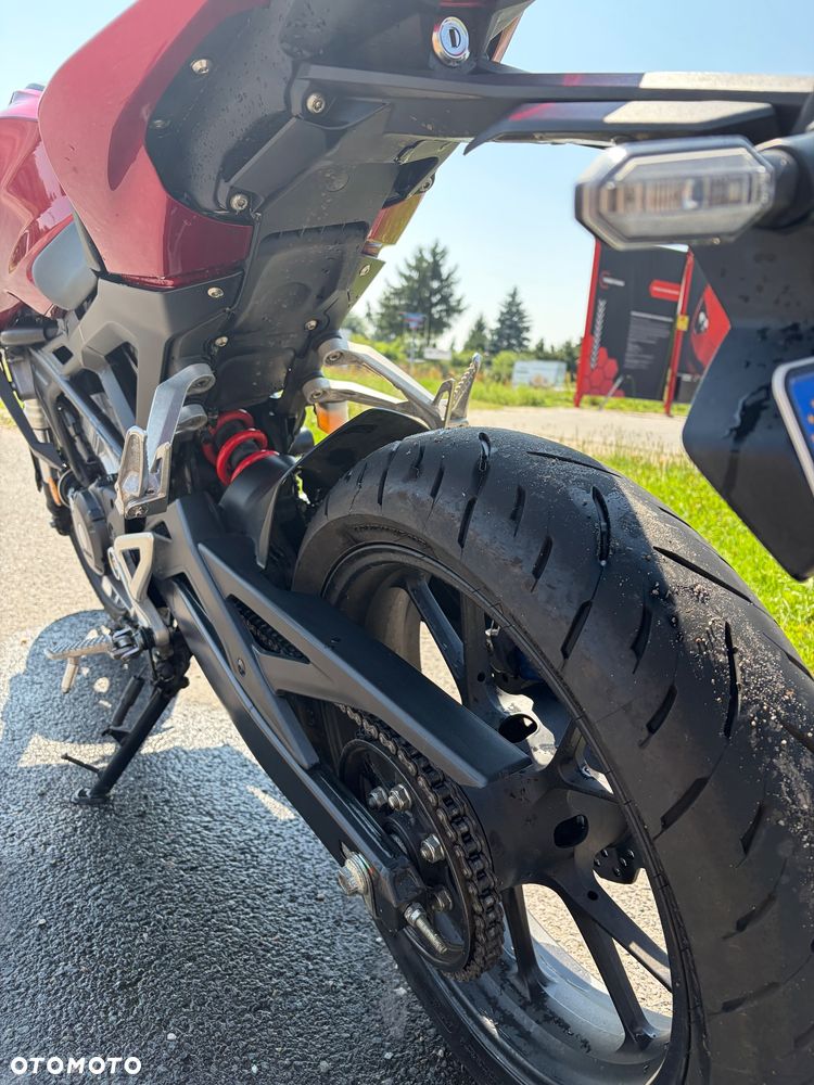 Honda CB - 12