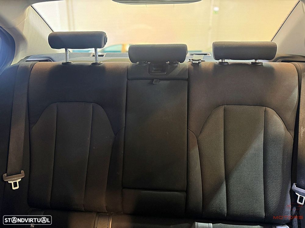 BMW 330 e Corporate Edition Auto - 37