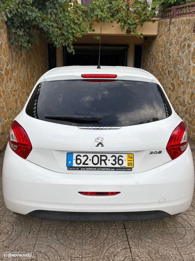 Peugeot 208 1.4 HDi Allure - 2