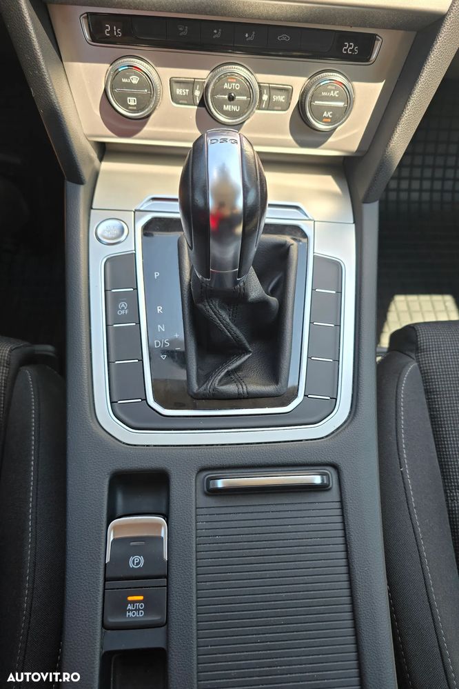 Volkswagen Passat 1.5 TSI ACT DSG Comfortline - 30