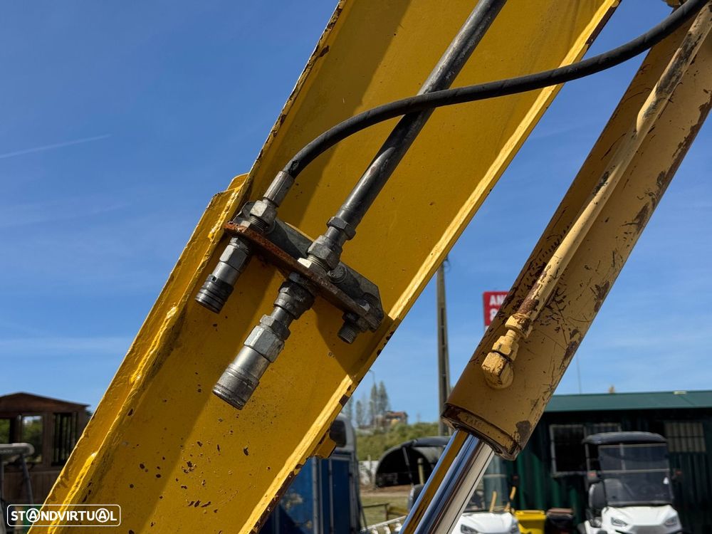 Komatsu PC88 PC88MR‑8 (Série MR – Minimum Radius) - 12