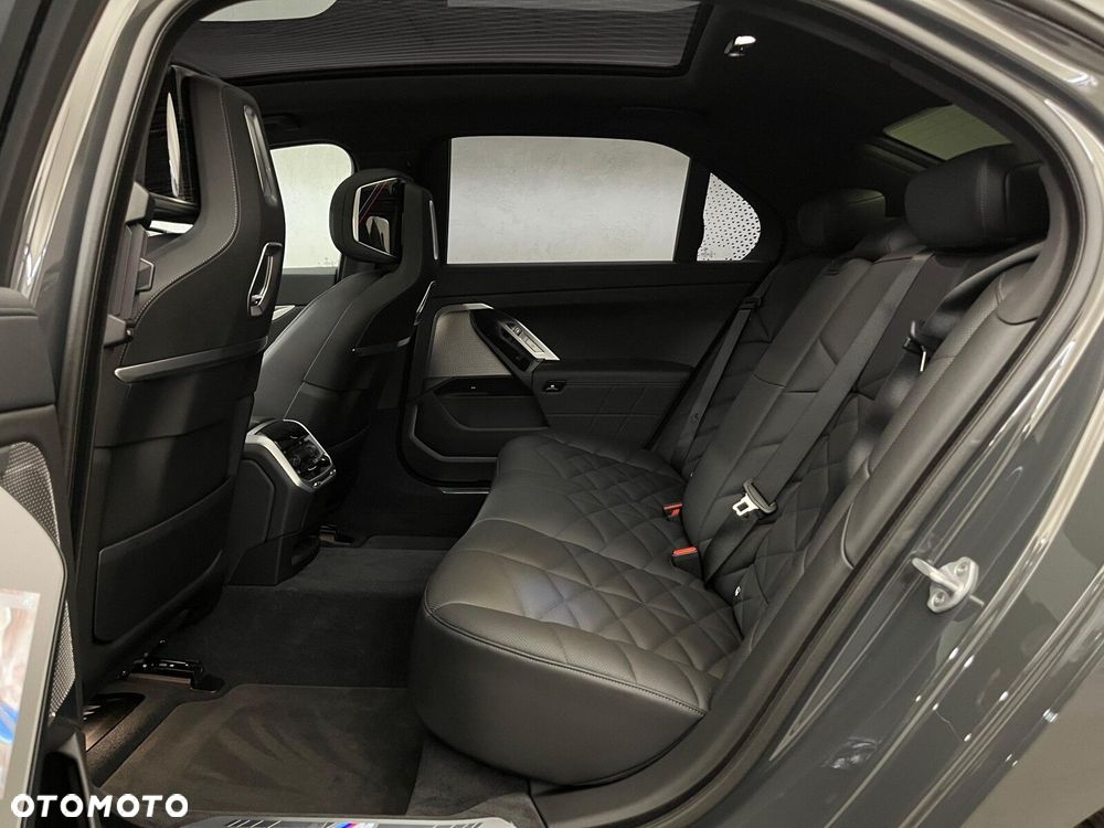 BMW Seria 7 - 28