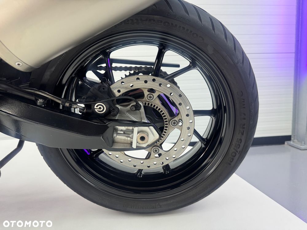 BMW R - 18