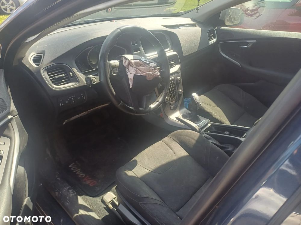 Volvo V40 - 8
