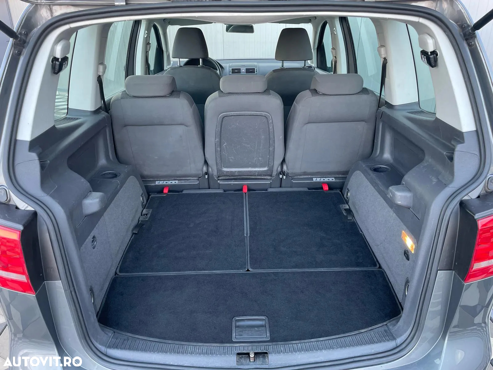 Volkswagen Touran 1.6 TDI BlueMotion Technology Comfortline - 19