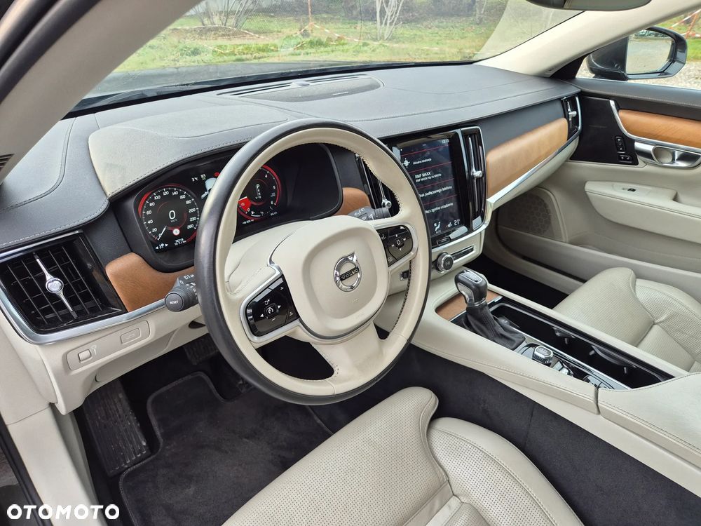 Volvo V90 D4 AWD Geartronic Inscription - 4